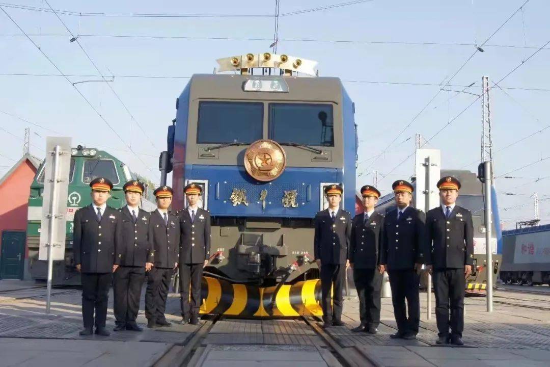 哈局機(jī)車最新配屬揭秘，溫馨之旅啟程