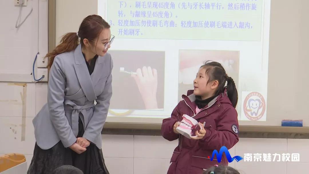 幸福一百公司最新動態(tài)，家的溫馨與友情的綻放同步展現(xiàn)