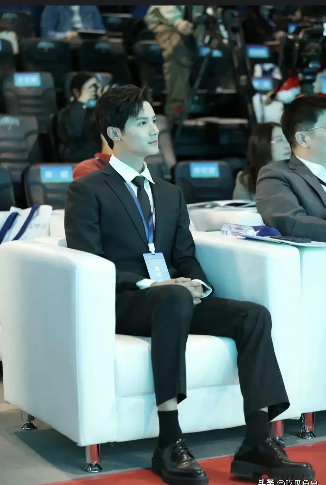 ??男士最新發(fā)型潮流趨勢大解密，2024男士最新發(fā)型圖片??