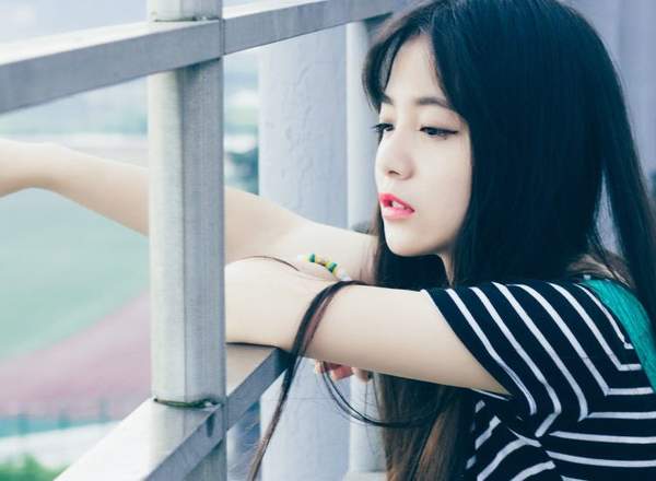 韓珺瑤段允安最新章節(jié),韓珺瑤段允安最新章節(jié)，小巷中的隱秘美味