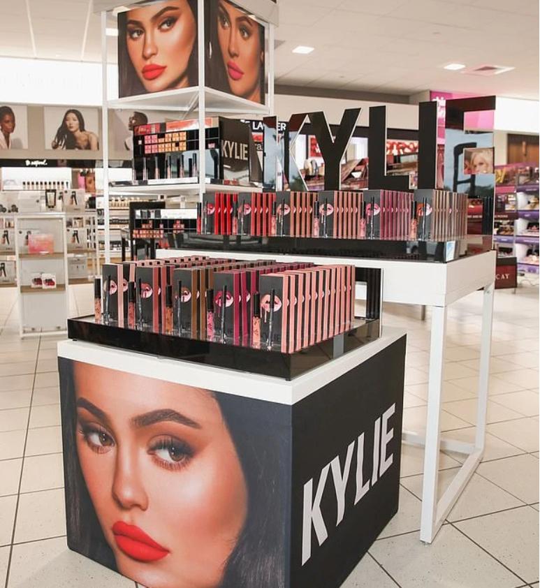 最新財務(wù)造假公司,最新財務(wù)造假公司，背景、事件、影響與地位