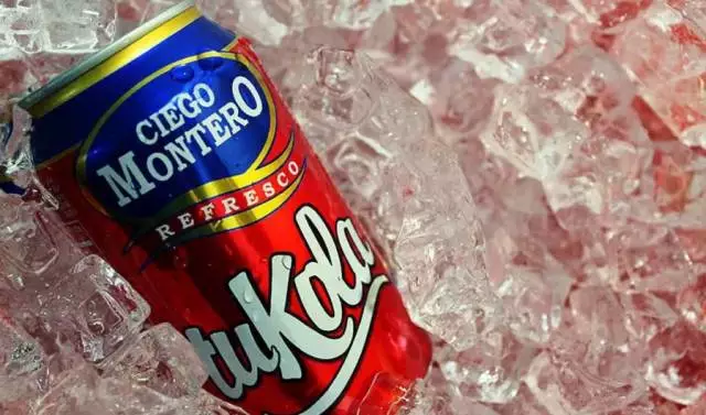 科技浪潮中的暢飲狂歡，最新可樂廣告引領新時代之味