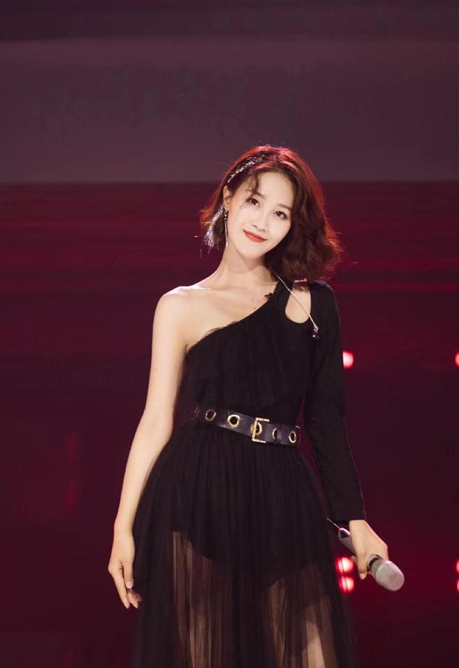 藍盈瑩最新動態(tài)，演技與公眾形象的閃耀碰撞