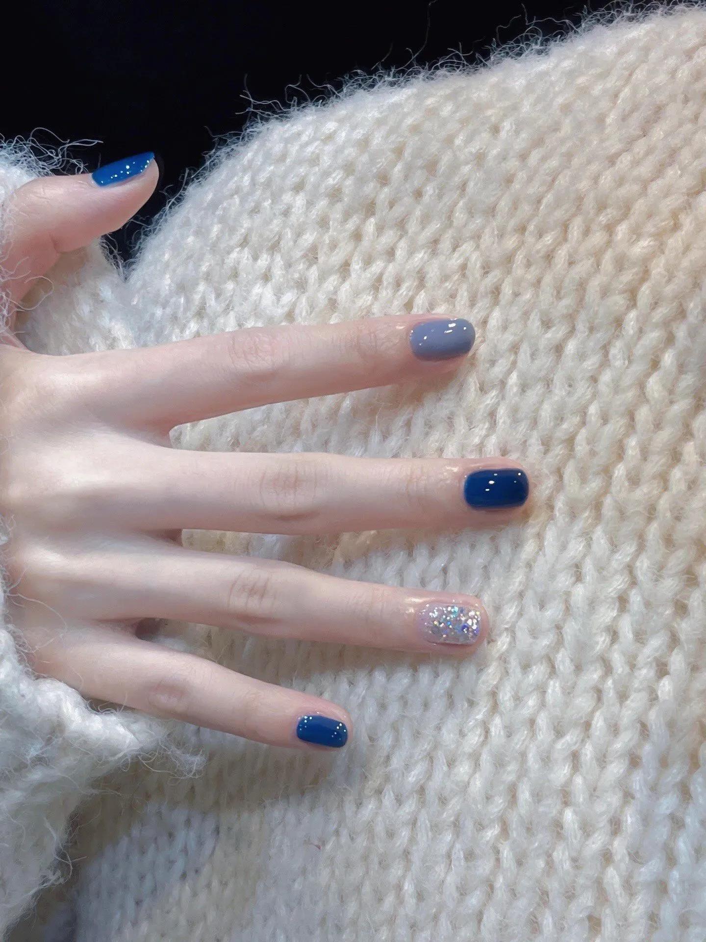 最新美甲時(shí)尚，愛(ài)的色彩與日常陪伴的魅力