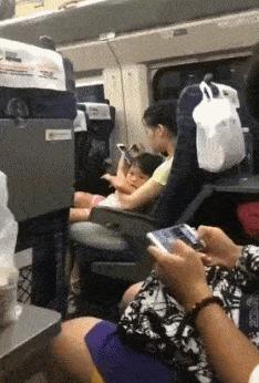 最新地鐵男必備神器，高科技伴侶引領未來出行風潮