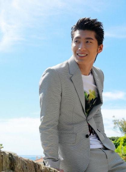 揭秘演員張博背后的神秘愛情故事，與妻子的娛樂(lè)圈愛情故事曝光