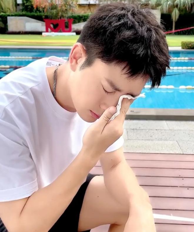 賈乃亮最新直播手機，直播間的溫馨日常與友情的紐帶展現(xiàn)標題魅力！