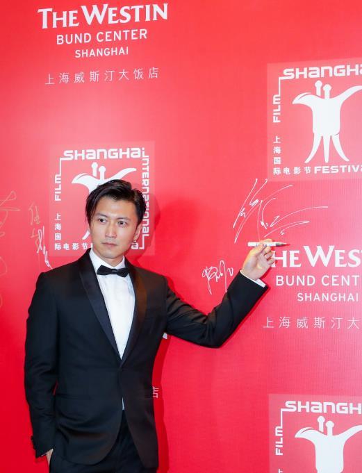 甄子丹新發(fā)型亮相，時尚變遷與個人立場的探索