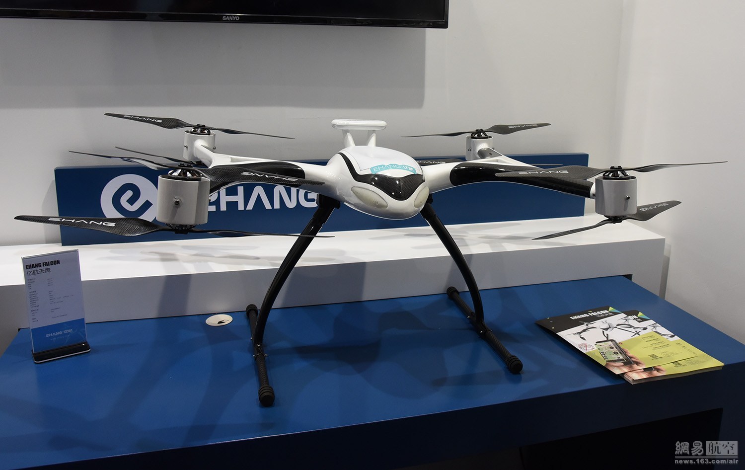 無人機(jī)表演價(jià)格揭秘，背景、發(fā)展及其在特定時(shí)代的地位影響