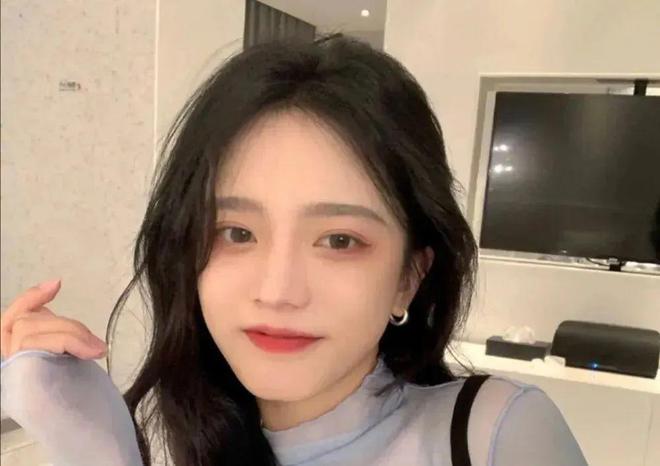 最新長(zhǎng)發(fā)美女視頻，心靈與自然的絕美之旅