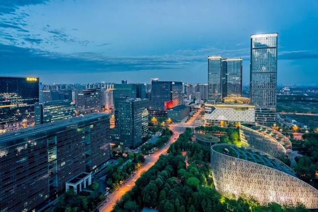 天府新區(qū)視高新項目，家的溫馨與友情的綻放地