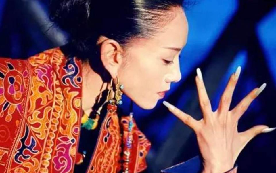 楊麗萍最新近照曝光，如何獲取并評(píng)價(jià)舞蹈巨星的最新照片？