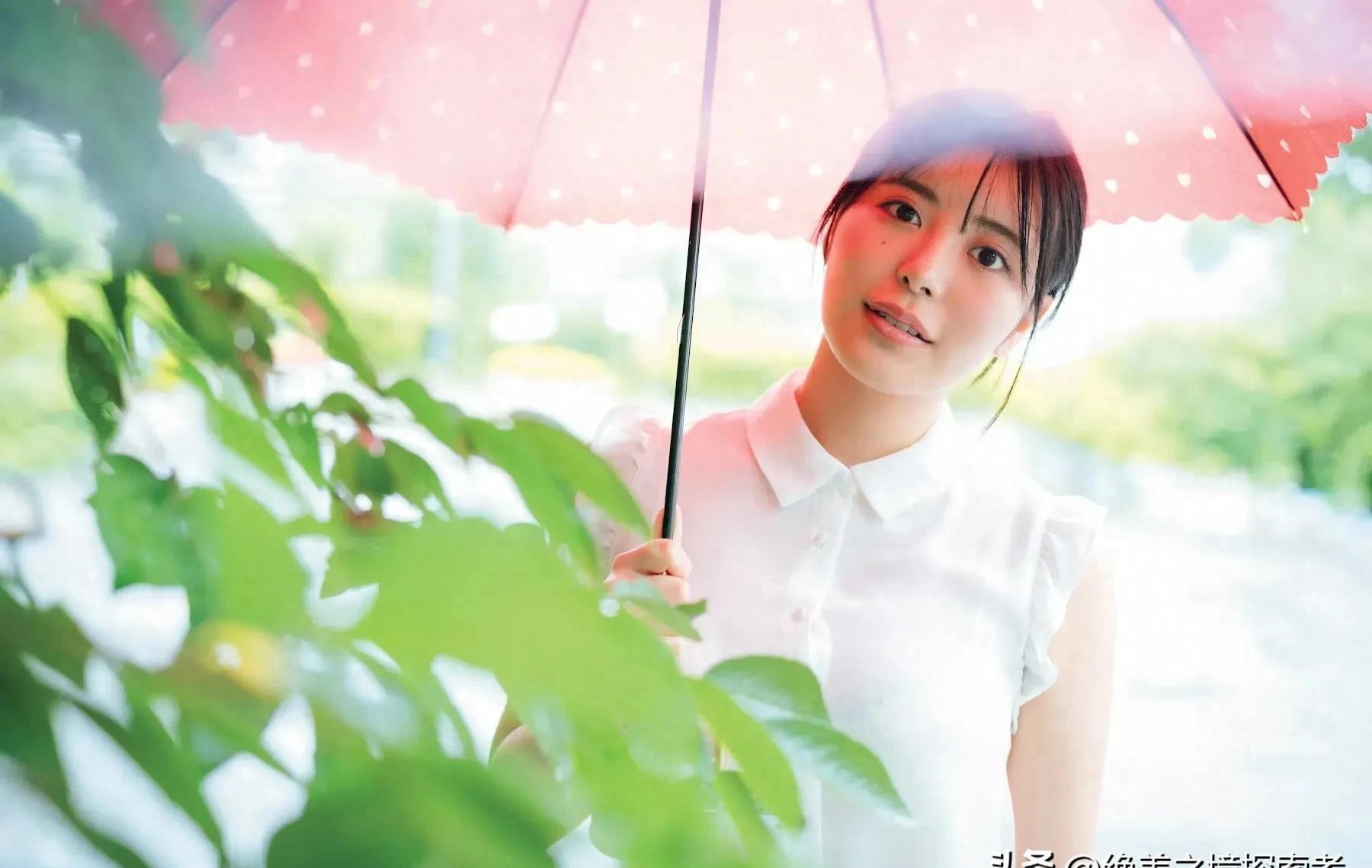 科技新品重塑時(shí)尚舞臺(tái)，模特泳裝比賽體驗(yàn)未來魅力之旅