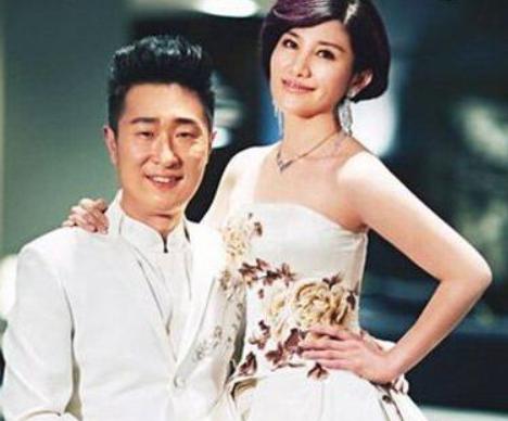 眼睛迷人的男明星魅力無法抗拒！??