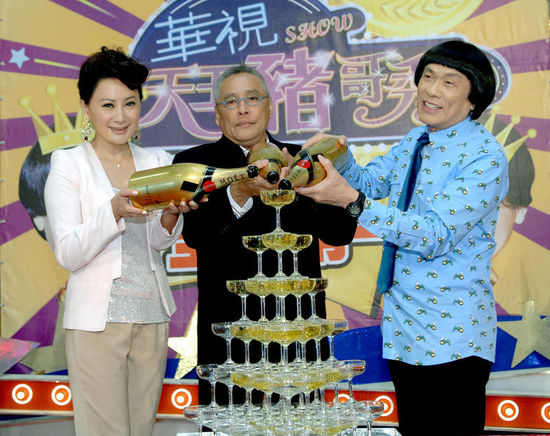 豬哥亮陳亞蘭最新動態(tài)揭秘，小巷美食寶藏大揭秘！