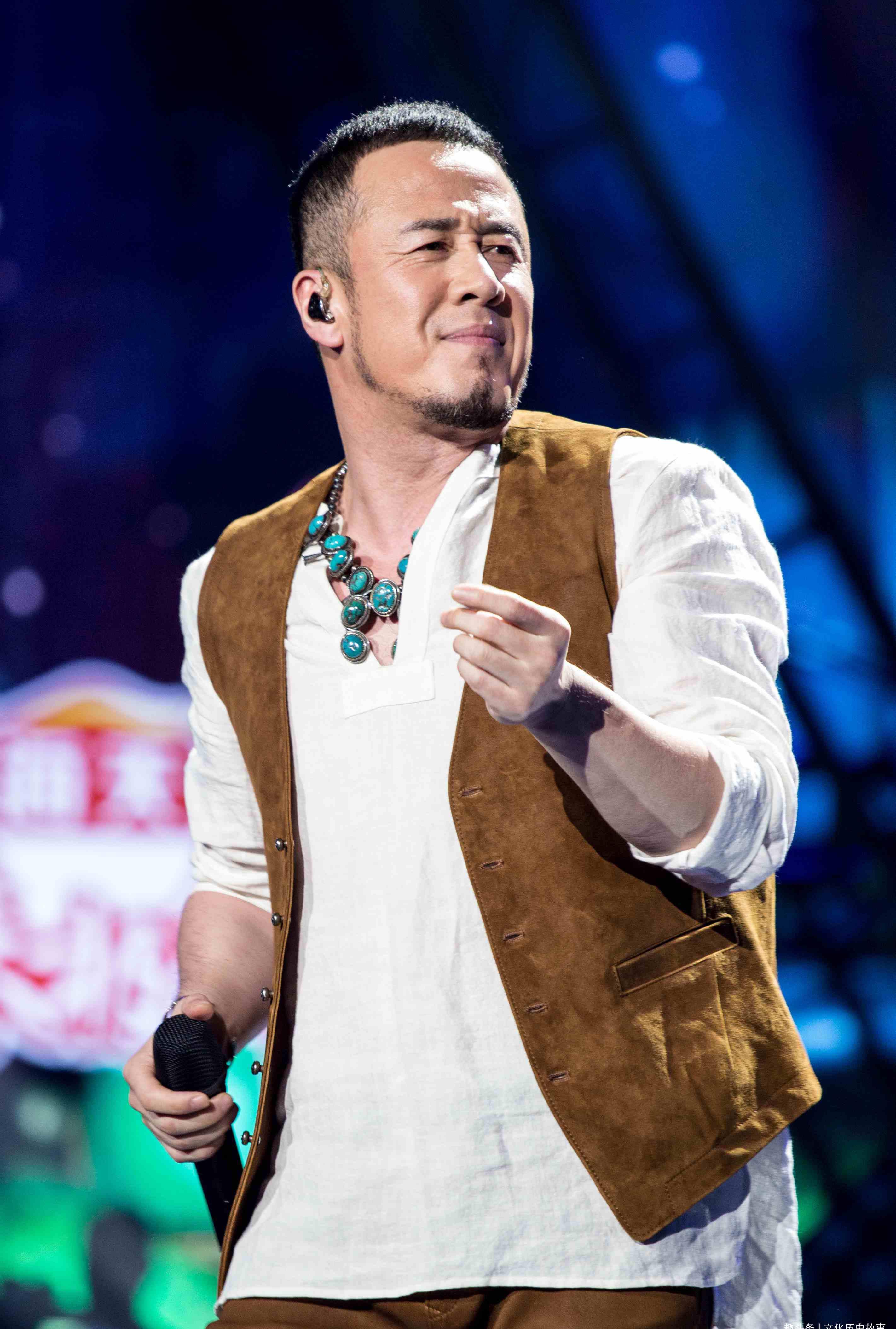 楊坤最新動態(tài)，科技潮流引領者，創(chuàng)新讓生活精彩紛呈