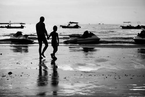 最新春秋旅行社旅游報(bào)價(jià)揭秘，小巷中的隱藏寶藏，啟程未知旅行魅力探索之旅