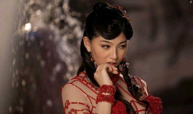 肉蒲團(tuán)女演員的勵志之旅，變化、自信與成就感的探索