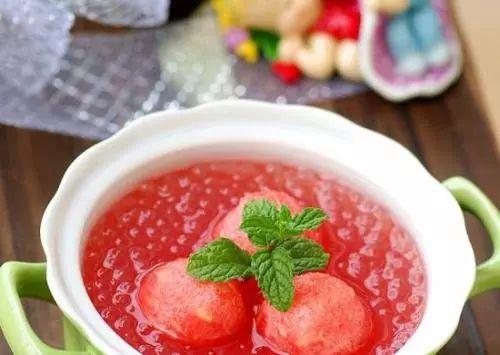 最新西瓜吃法，挑戰(zhàn)味蕾的勵(lì)志之旅，激發(fā)自信與成就感