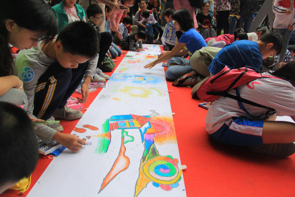 小巷中的藝術(shù)寶藏，大型繪畫(huà)比賽盛況展示