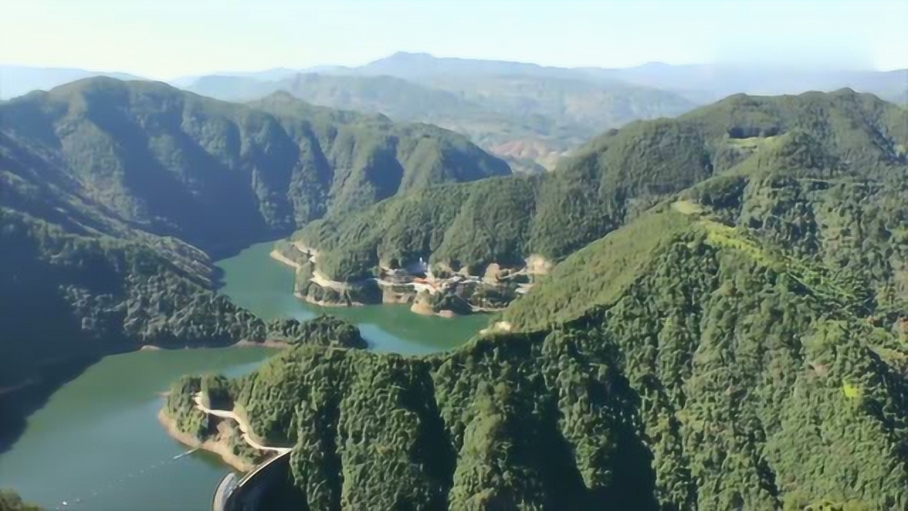 風(fēng)水大師揭秘，墳地選址奧秘與大自然美景的邂逅之旅