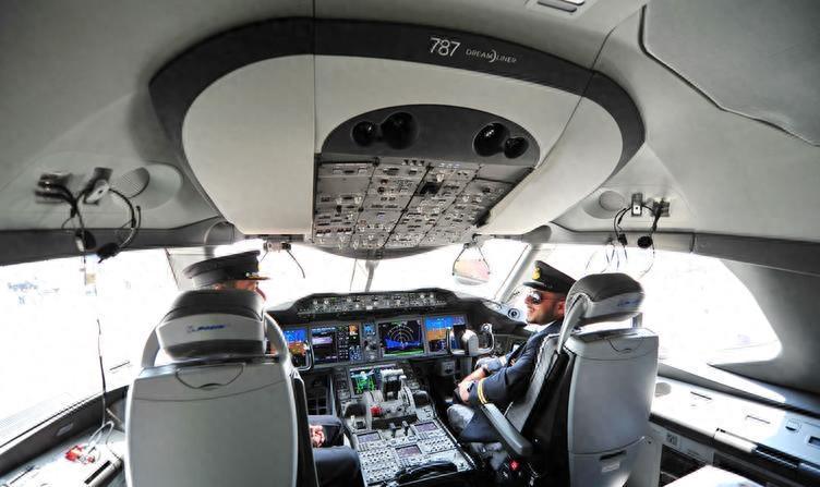 2013年飛機最新報價深度探討，以當年市場為例