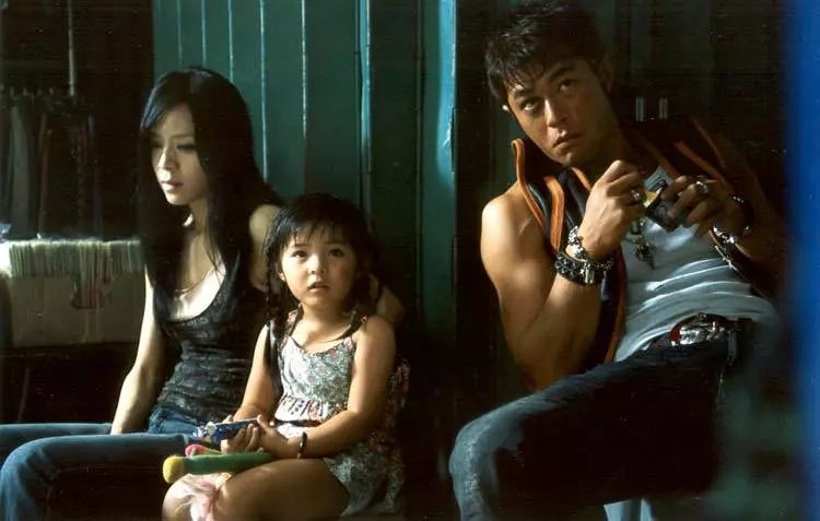 國產(chǎn)AV電影在線觀看的爭議與觀點論述