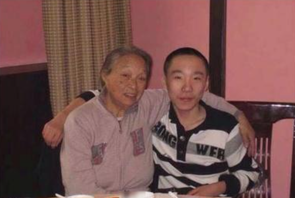 演員孫星，舞臺到熒屏的蛻變之路——自信與成就的力量