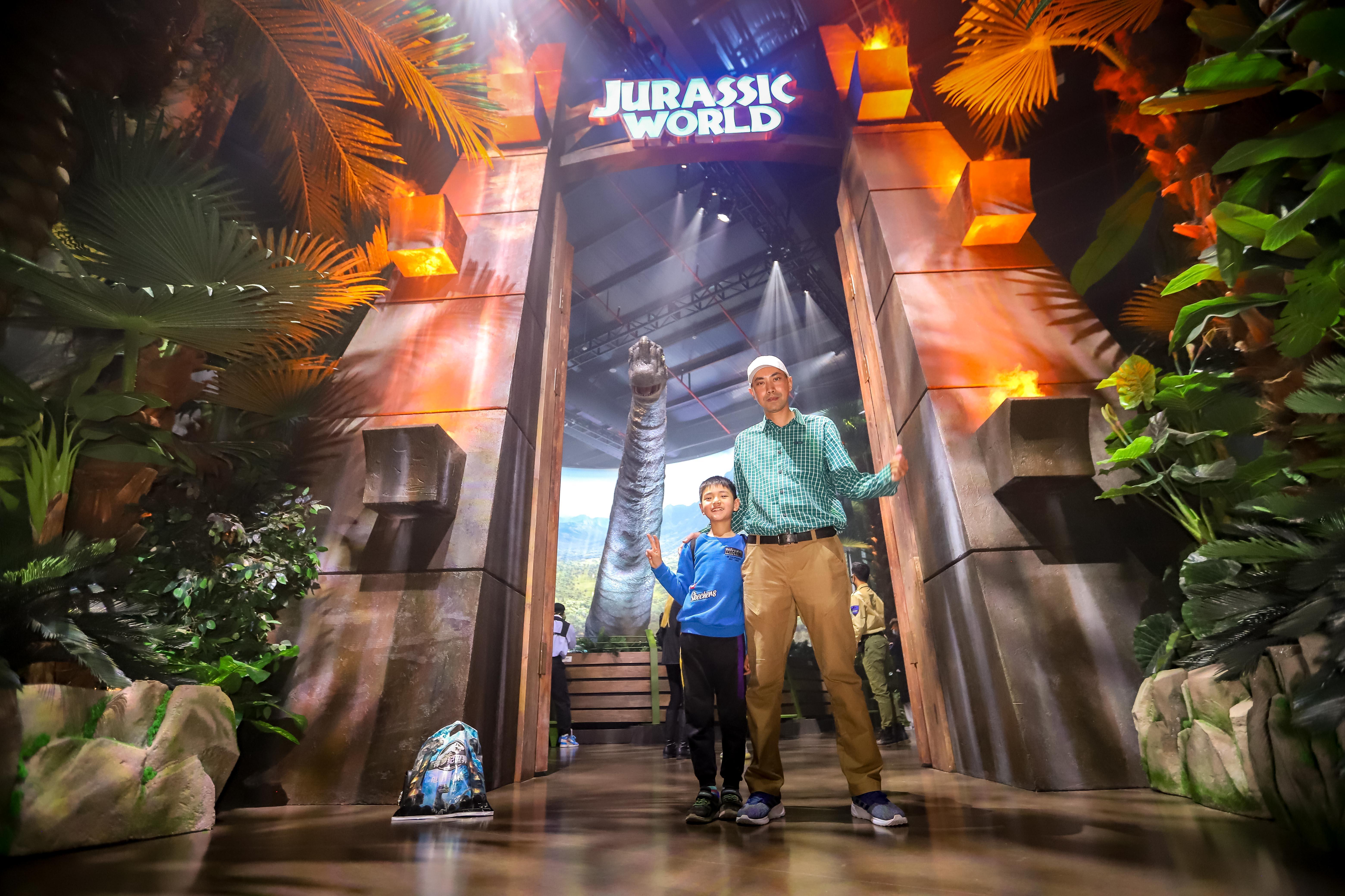 侏羅紀世界電影，自然探險之旅，探尋內心平和與幽默的旅程