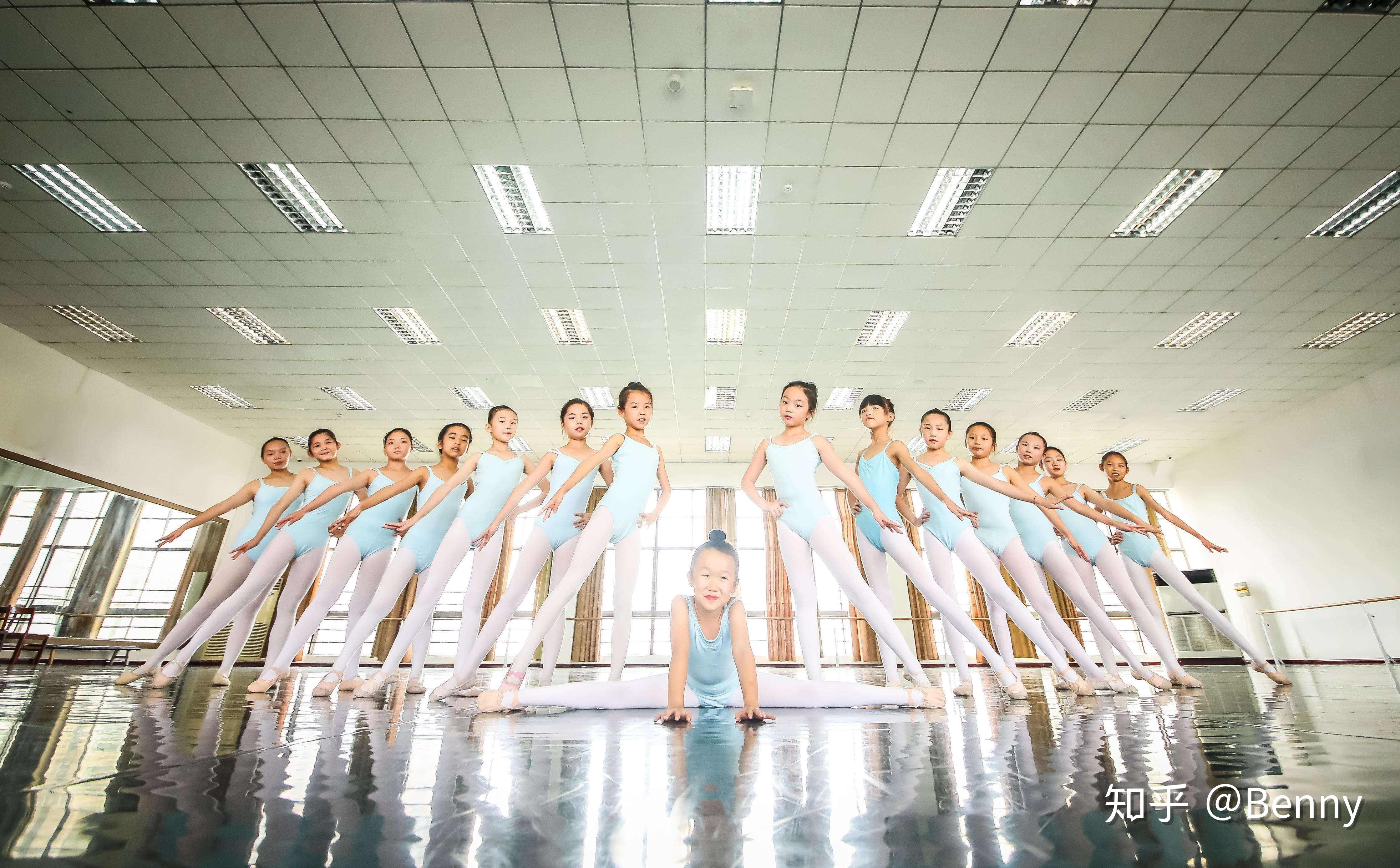 最新男生舞蹈，自信、成長與無限舞動的力量