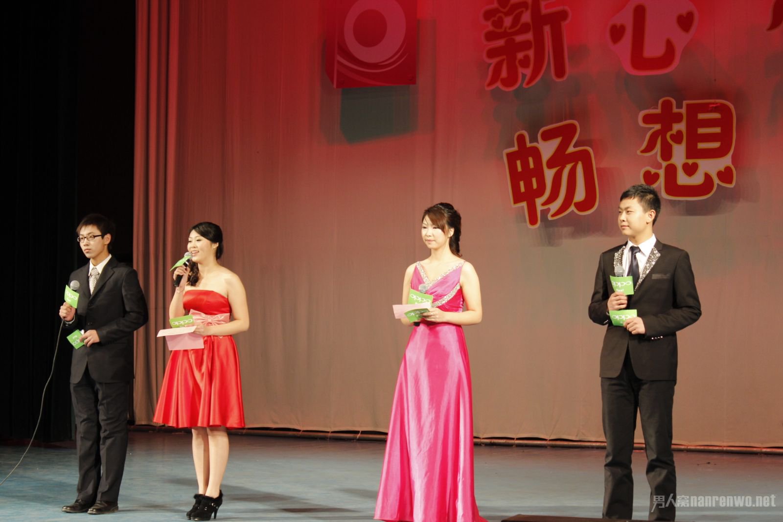 引領(lǐng)時(shí)代風(fēng)尚的舞臺(tái)之韻，最新主持詞精選集