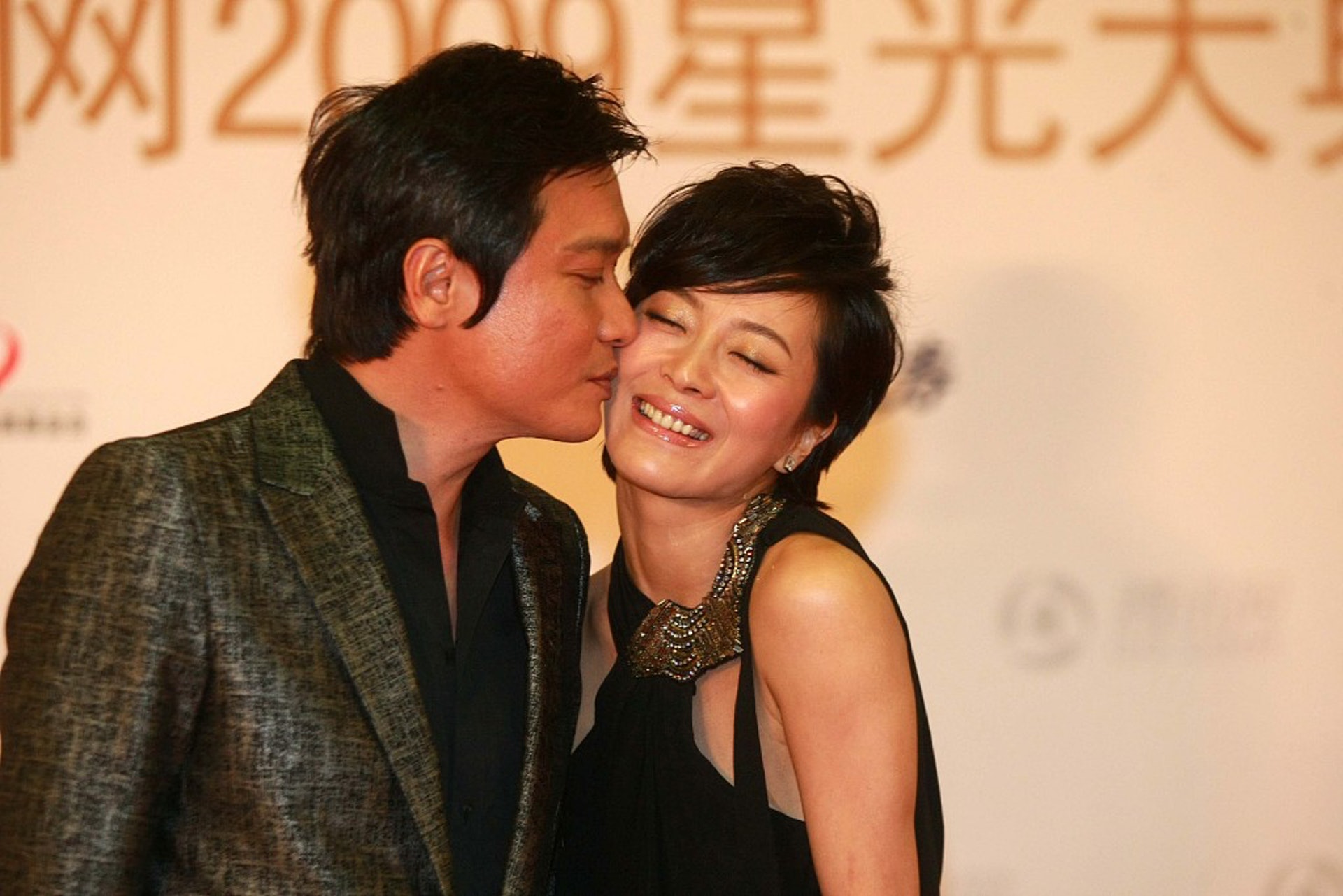 羅嘉良蘇巖最新視頻，聚焦二人世界，熒幕內(nèi)外的故事探索