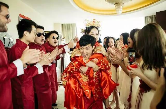 婚禮搶親游戲最新，愛的狂歡與友情紐帶，創(chuàng)意無限，歡樂無限！