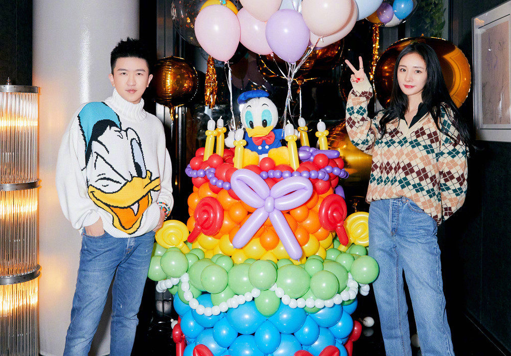 最新生日圖片分享，小巷深處的特色小店，生日探索之旅啟程！