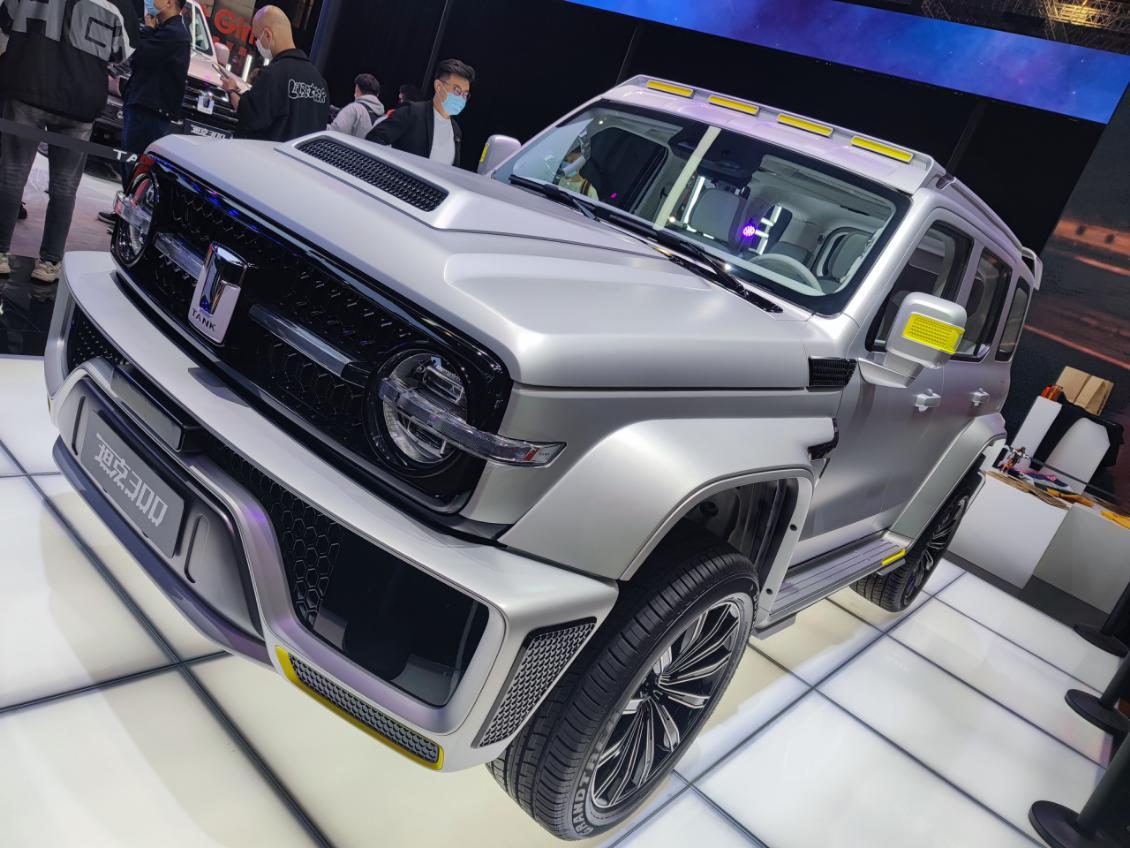 啟程探索自然美景，最新奔馳300報價及購車指南