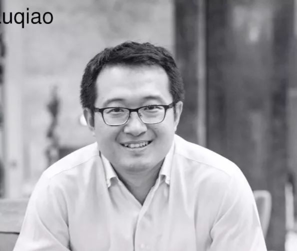 何匡最新女友，變化的力量與自信成就之路的見(jiàn)證者