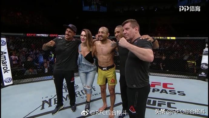 最新WWE格斗之夜，小巷熱血戰(zhàn)場與特色小店的探索之旅