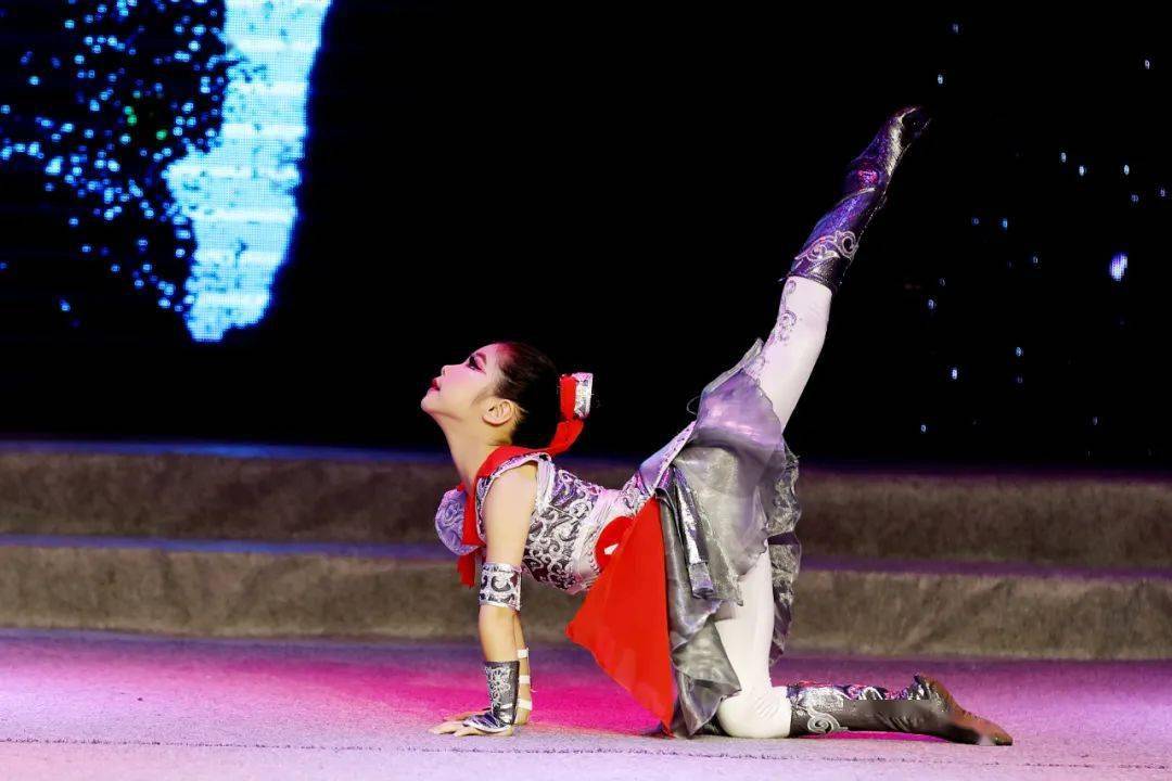 最新舞蹈比賽視頻，舞動中的溫情紐帶展現(xiàn)風采時刻