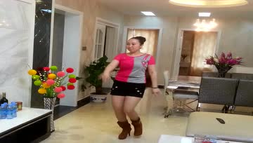 南昌玲玲最新睡衣，自然美景之旅的時尚邀請