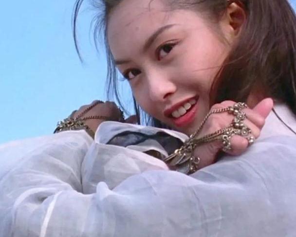 朱茵2025最新照片，公眾視角下的觀點碰撞與個人立場展現(xiàn)