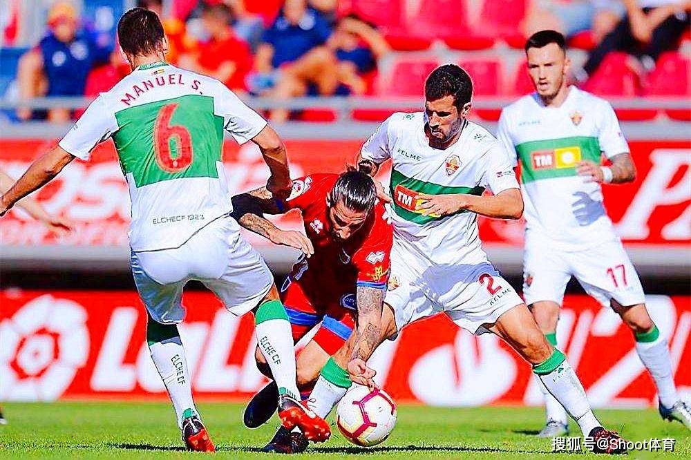 西甲賽場(chǎng)激戰(zhàn)正酣，熱血沸騰瞬間大揭秘！