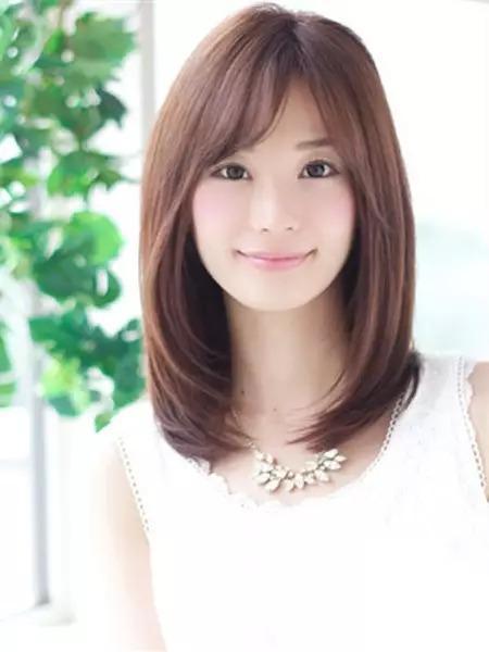 從入門到精通，2025最新短直發(fā)發(fā)型指南，引領(lǐng)時(shí)尚風(fēng)潮！