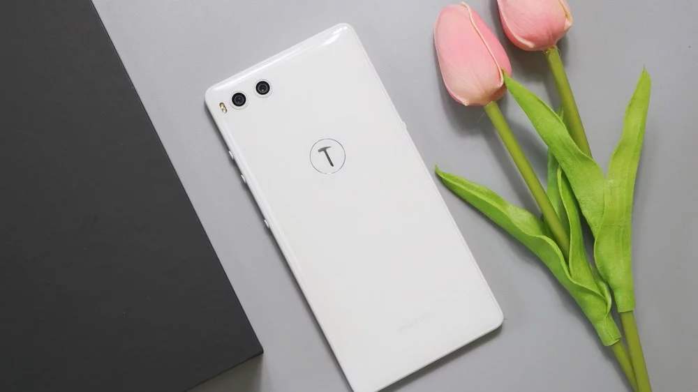 錘子最新旗艦，科技與情感的完美交融