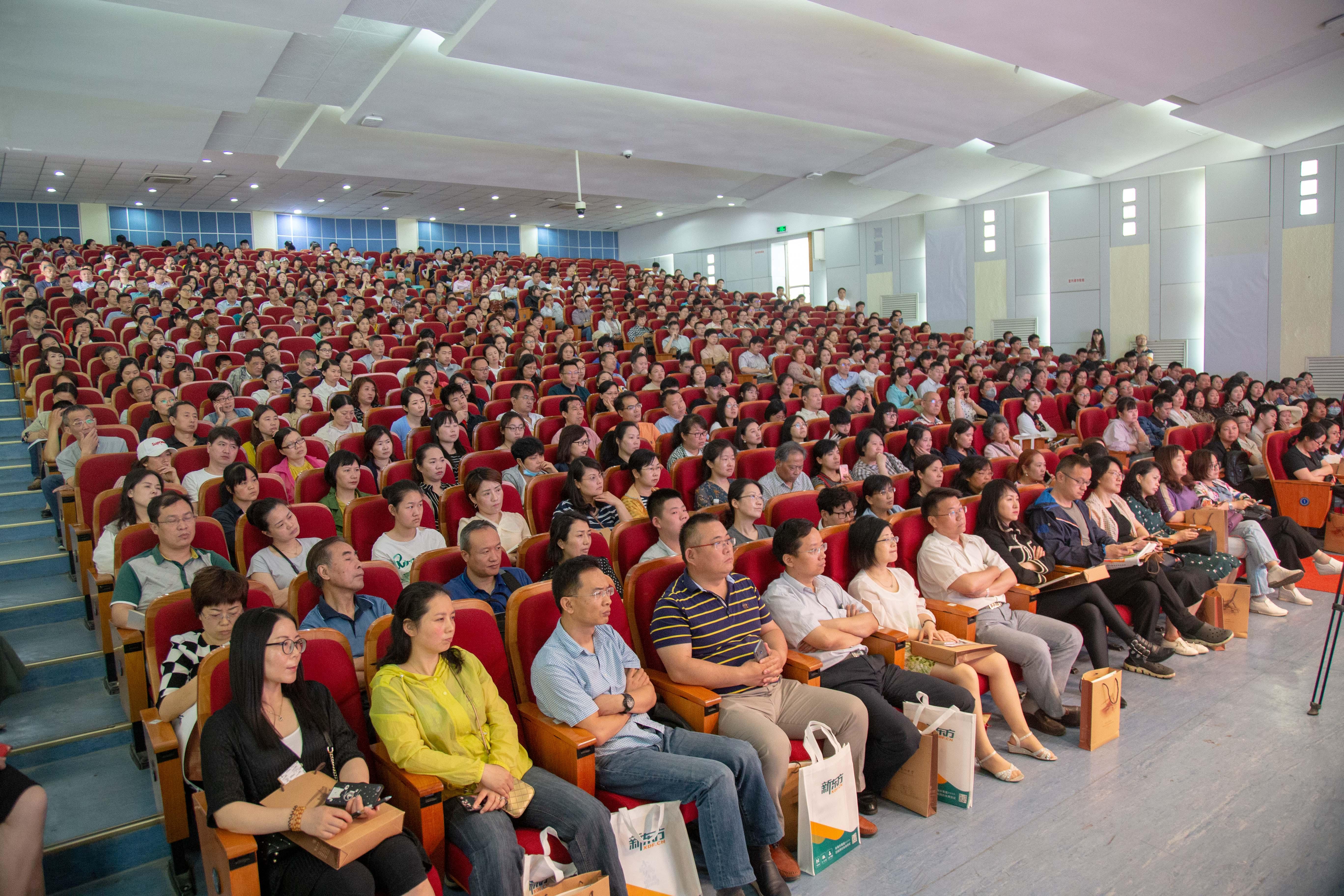 最新直播熱潮，變化中的學(xué)習(xí)，自信與成就的力量